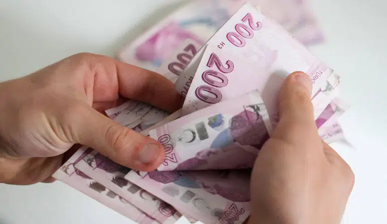 CHP, emekli aylıklarının asgari ücrete eşitlenmesi için kanun teklifi verdi