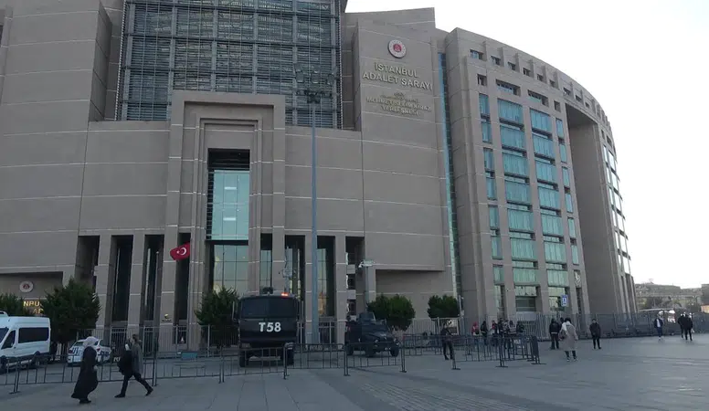 İBB Soruşturmasında Yeni Dalga: 27 Kişi Gözaltında, Bir Şüpheli Yurt Dışında