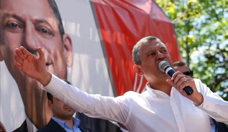 Özgür Özel Sivas Koyulhisar’da konuştu: “Beni seven sandığa koşsun”