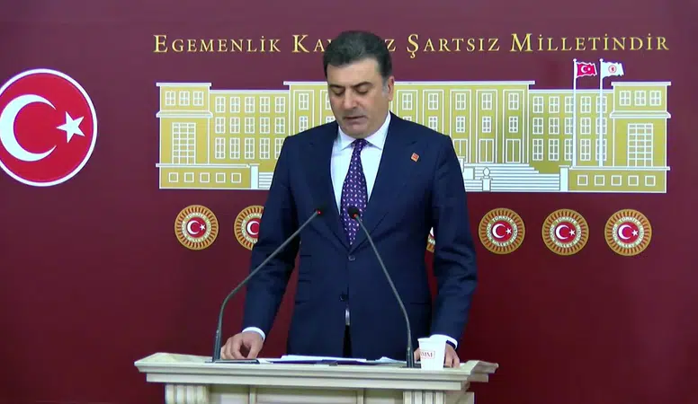 CHP'li Zeynel Emre, ihraç kararlarına tepki gösterip tüzüğü hatırlattı