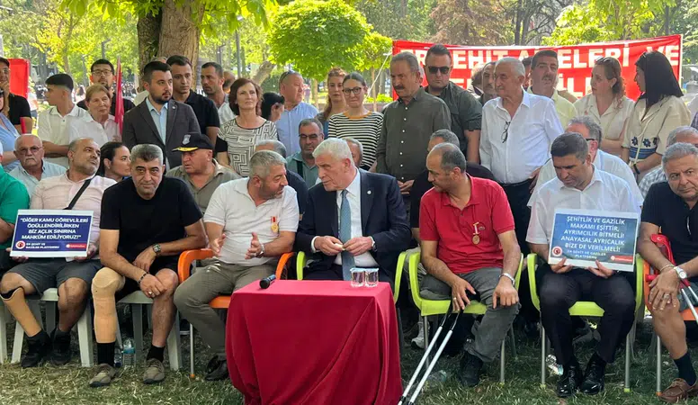 İYİ Parti Genel Başkanı Müsavat Dervişoğlu: "Şehit ve gazi ailelerine hakları verilmelidir"