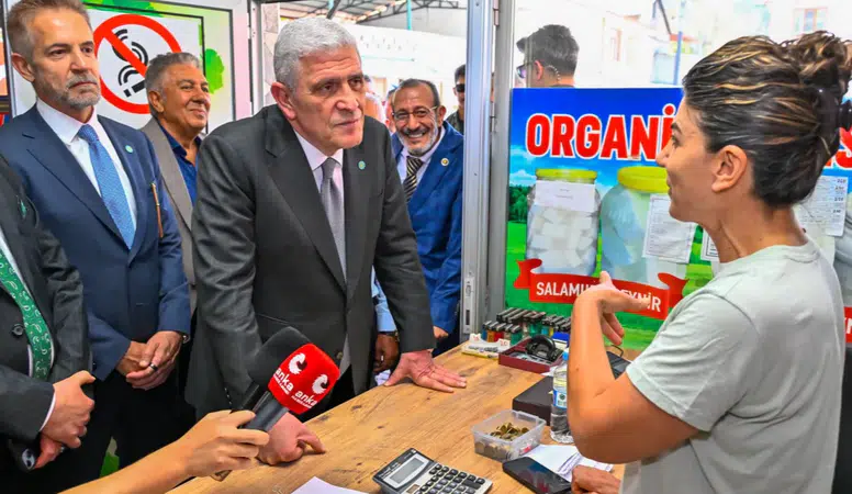 İYİ Parti lideri Dervişoğlu Tunceli Çemişgezek'te esnafla buluştu