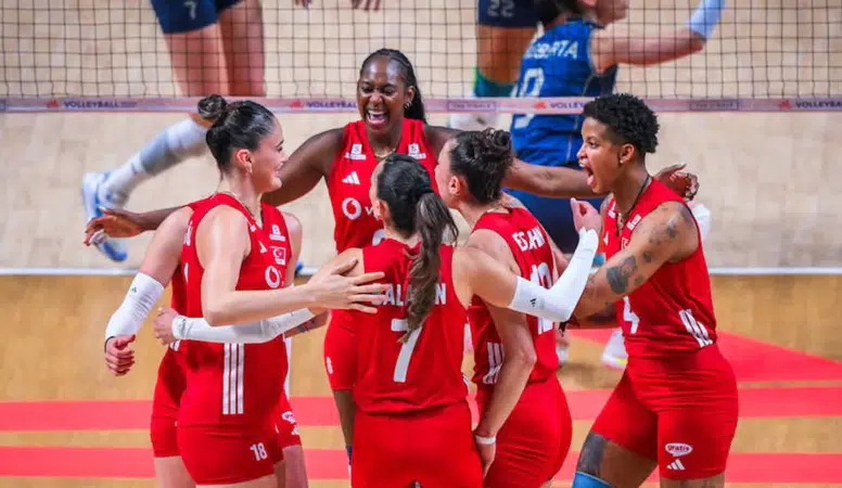 Türkiye Brezilya'yı yenerek tarih yazdı: Filenin Sultanları VNL kupasını ikinci kez kazandı