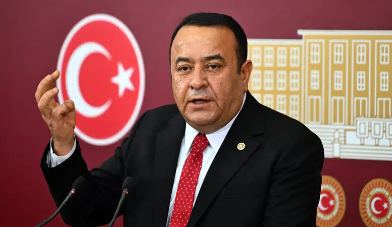 Adnan Beker CHP’den İstifa Etti: Meclis’te Bağımsız Devam Edecek