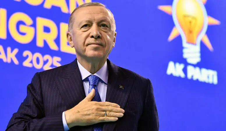 AK Parti'den milletvekillerine: Saha çalışmalarında halkla iletişimi güçlendirin