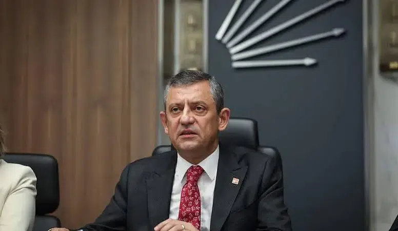 Özgür Özel'in kuracağı yeni parti ankette birinci sırada