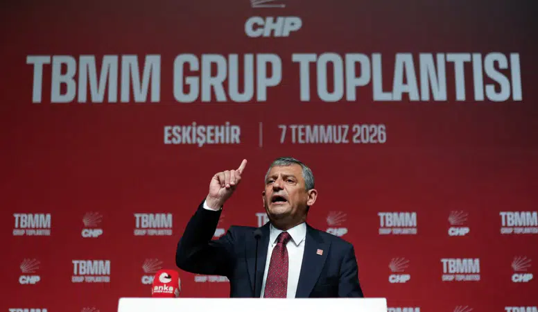 ÖZGÜR ÖZEL ESKİŞEHİR'DE KONUŞTU: “TRUMP, İRAN’DA ÖLDÜRÜLEN ÇOCUKLARIN RESMİYLE KARŞILANMALI”