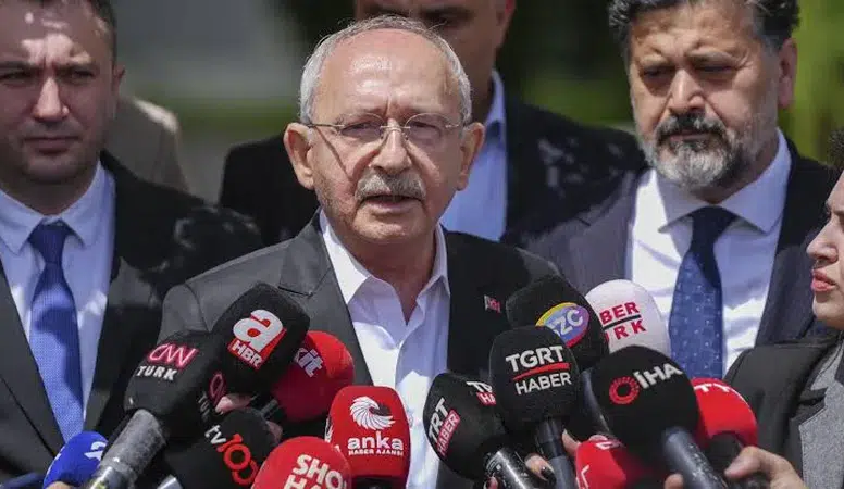 Kılıçdaroğlu, Suruç Katliamı'nda kaybedilenleri andı
