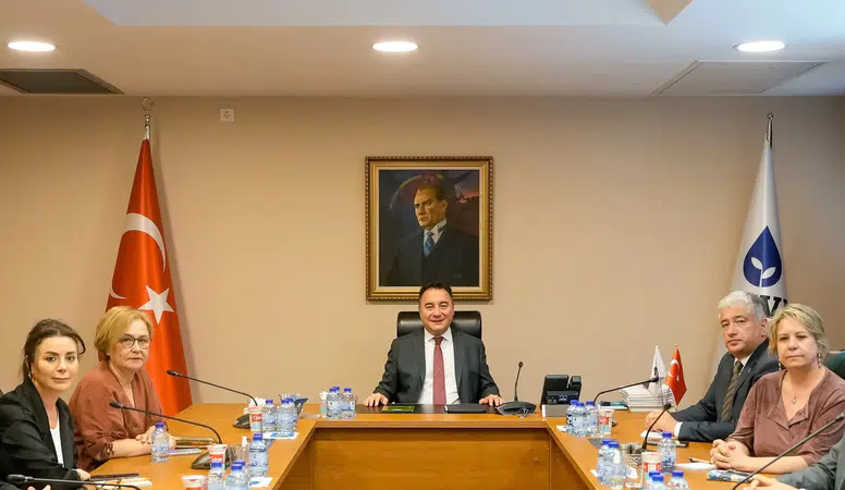 Ali Babacan: Yeni Yol Grubu ile Seçim İttifakı için Partilerle Görüşmeler Devam Ediyor