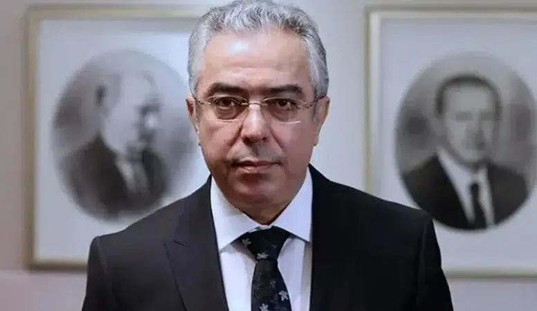 Mehmet Uçum’dan Yeni Parti çıkışı: “Siyasi magazin tartışmasından öteye gidemez”