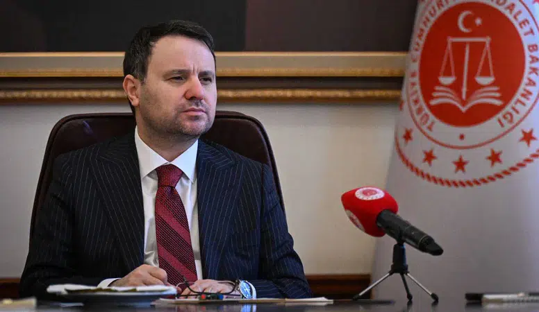 Adalet Bakanı açıkladı: İstanbul ve İzmir'de organize suç şebekelerine büyük operasyon