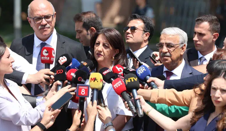 DEM Parti İmralı Heyeti, Abdullah Öcalan ile görüşmek üzere yola çıktı