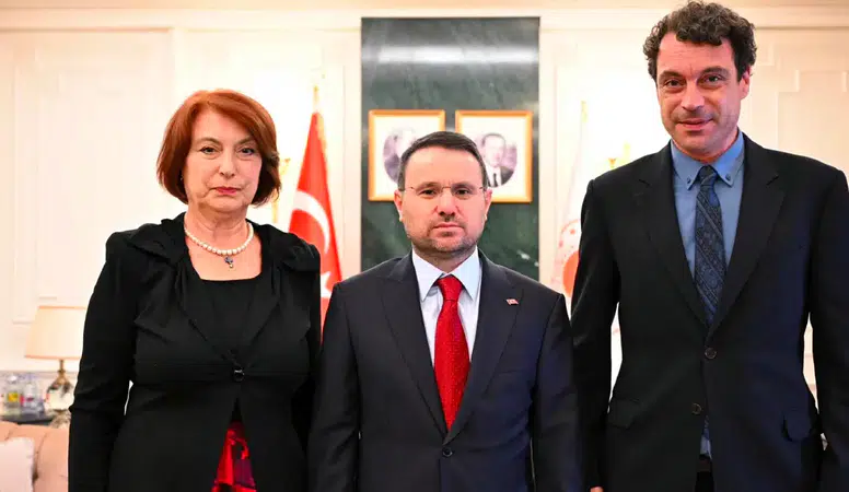 Adalet Bakanı Gürlek, Uğur Mumcu’nun ailesiyle bir araya geldi