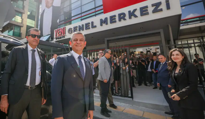Özgür Özel: YENİ Parti 18 günde 600 bin üyeye ulaştı