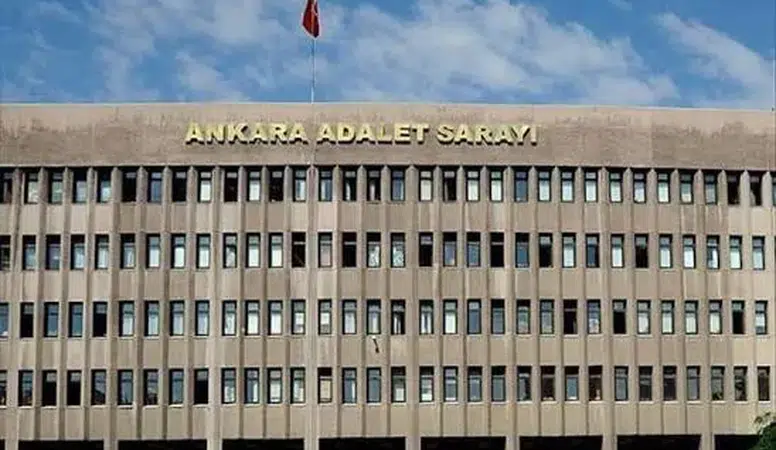 Alihan Kuriş'in de arasında olduğu 32 kişi tutuklandı