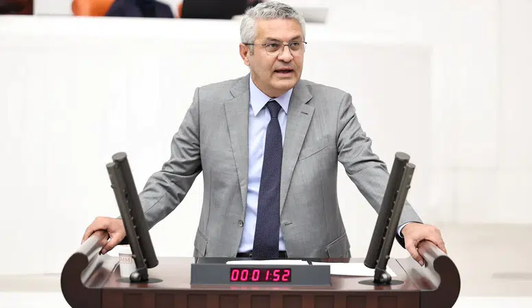 Oğuz Kaan Salıcı’dan “kazanacak aday” tepkisi: Bu matematik duvara tosladı