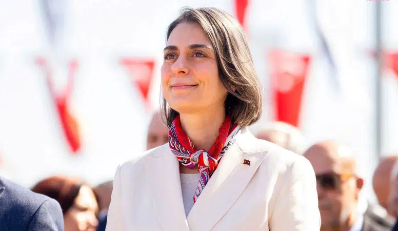 Üsküdar Belediye Başkanı Sinem Dedetaş görevden uzaklaştırıldı