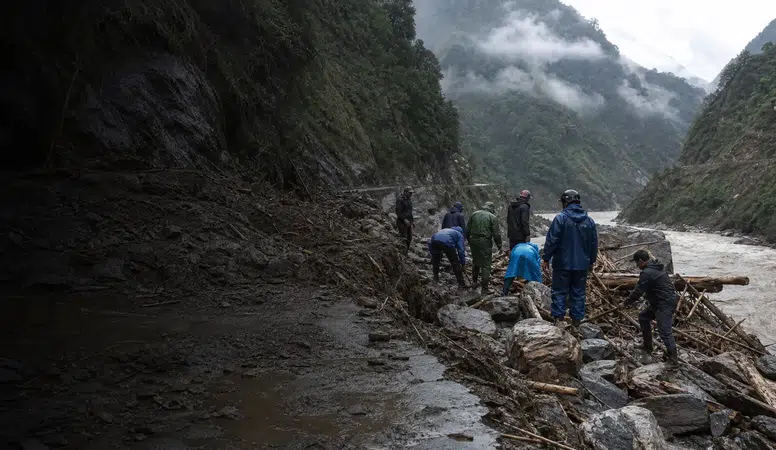 Himalayalar'da sel felaketinde kayıplar 1384'e ulaştı