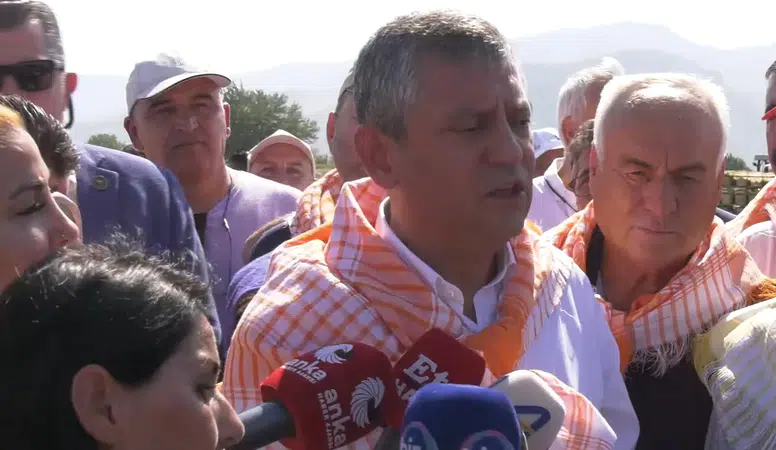 Özgür Özel'den Manisa'da üzüm üreticisi için fiyat çağrısı