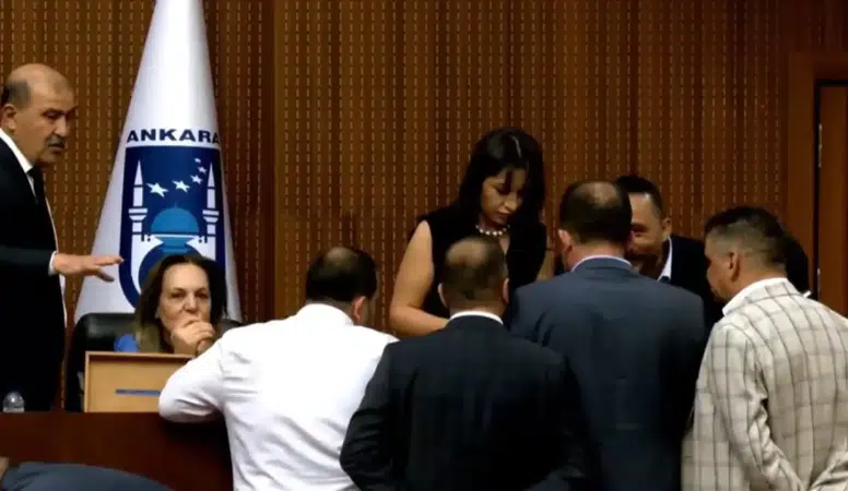 Ankara Meclisi'nde Naki Demir, CHP ve YENİ Parti adayı olarak başkan vekili seçildi