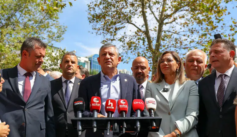 YENİ Parti lideri Özgür Özel, Üsküdar seçimlerine dair sert açıklamalarda bulundu