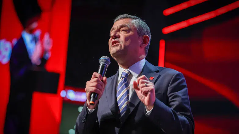 CHP 39'uncu Kurultayı'nda Özgür Özel, mevcut MYK üyeleriyle anahtar listede yer verecek