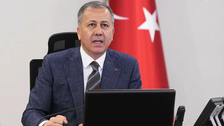 Ali Yerlikaya: FETÖ'ye yönelik operasyonlarda 160 şüpheli yakalandı, 90'ı tutuklandı