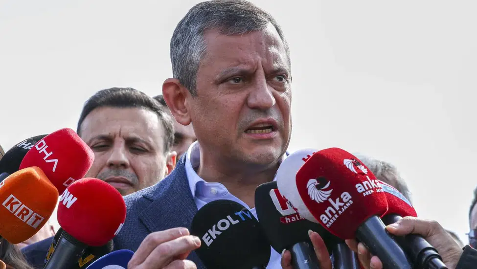 Özgür Özel: "Televizyon ve parti kapatarak halk iradesi zapt edilemez"