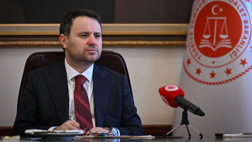 Akın Gürlek: Fon soruşturmasında 404 kişiye işlem yapılırken 88 kişi tutuklandı