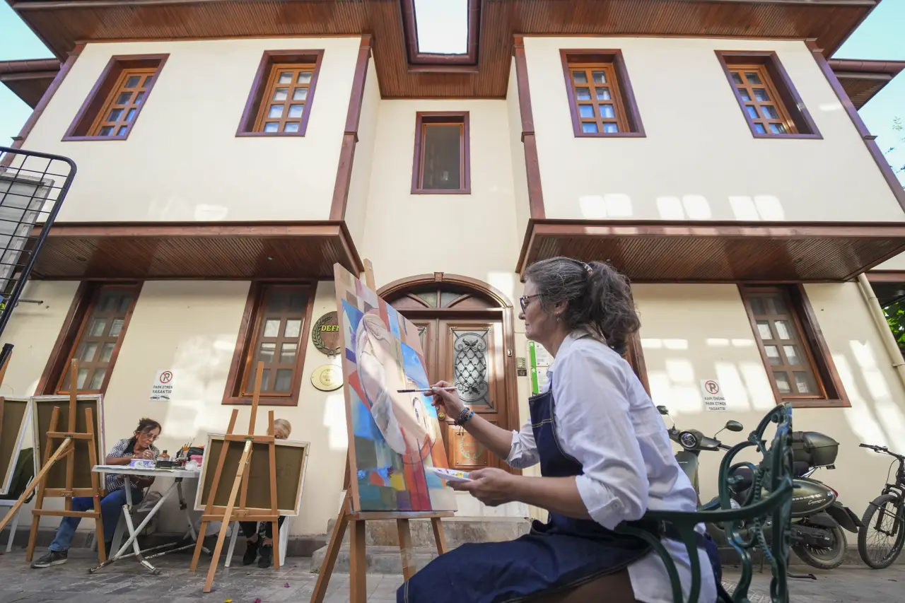 11. Uluslararası Kaleiçi Old Town Festivali Renki Karelere Sahne Oldu 18