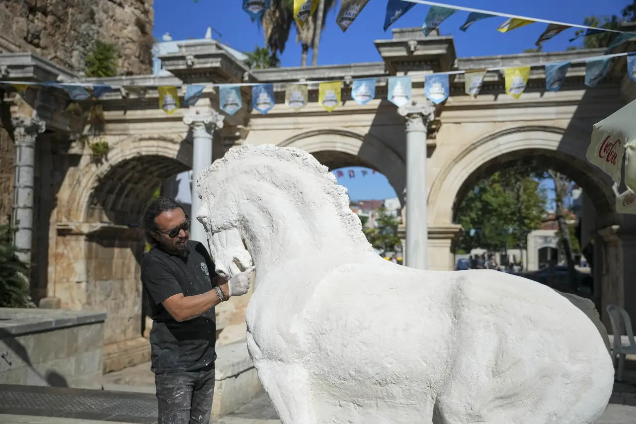 11. Uluslararası Kaleiçi Old Town Festivali Renki Karelere Sahne Oldu 13