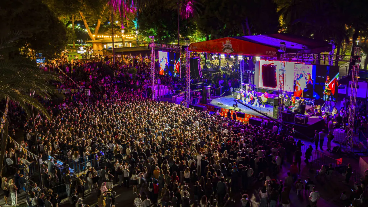11. Uluslararası Kaleiçi Old Town Festivali Renki Karelere Sahne Oldu 1