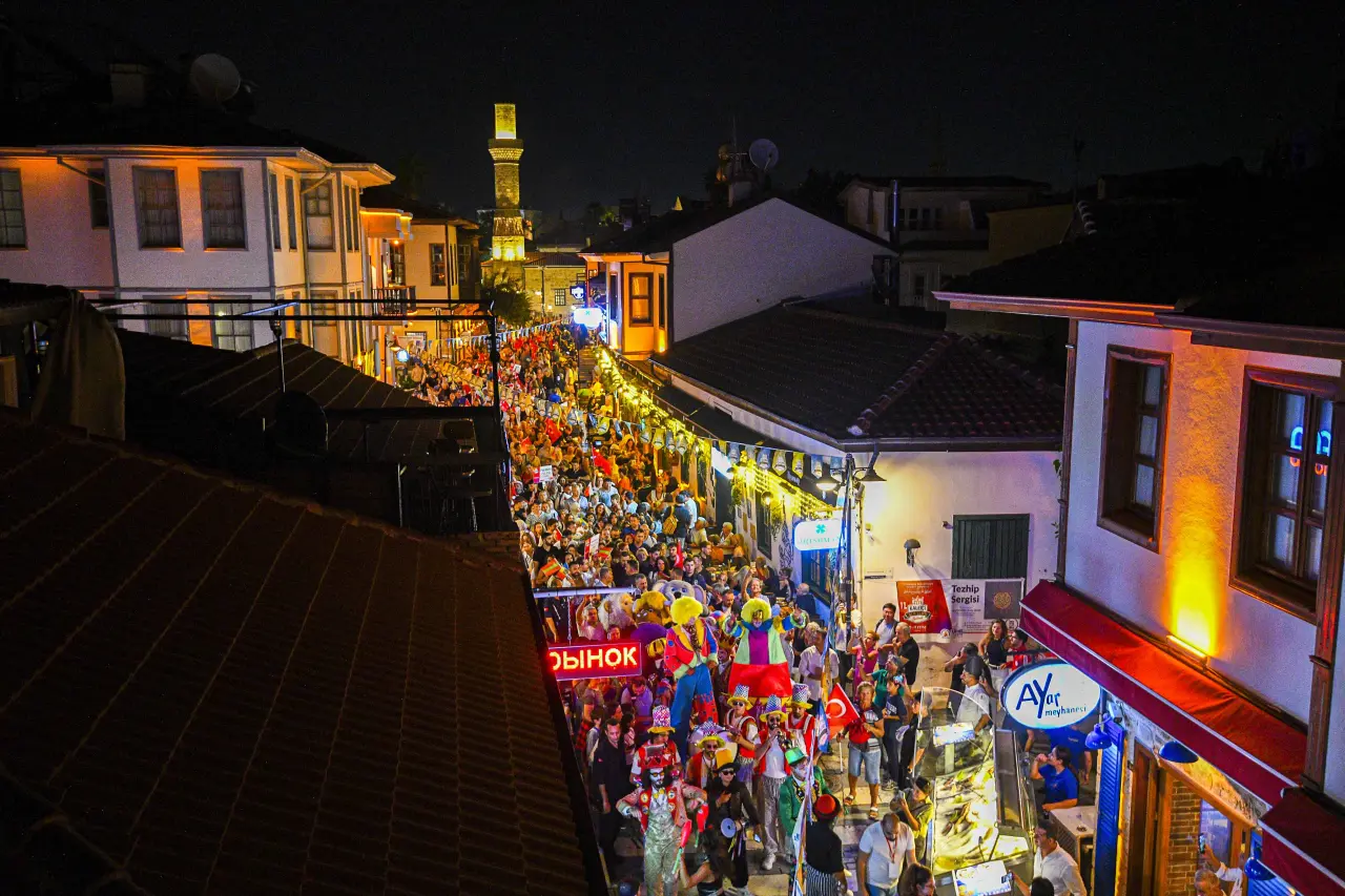 11. Uluslararası Kaleiçi Old Town Festivali Renki Karelere Sahne Oldu 10