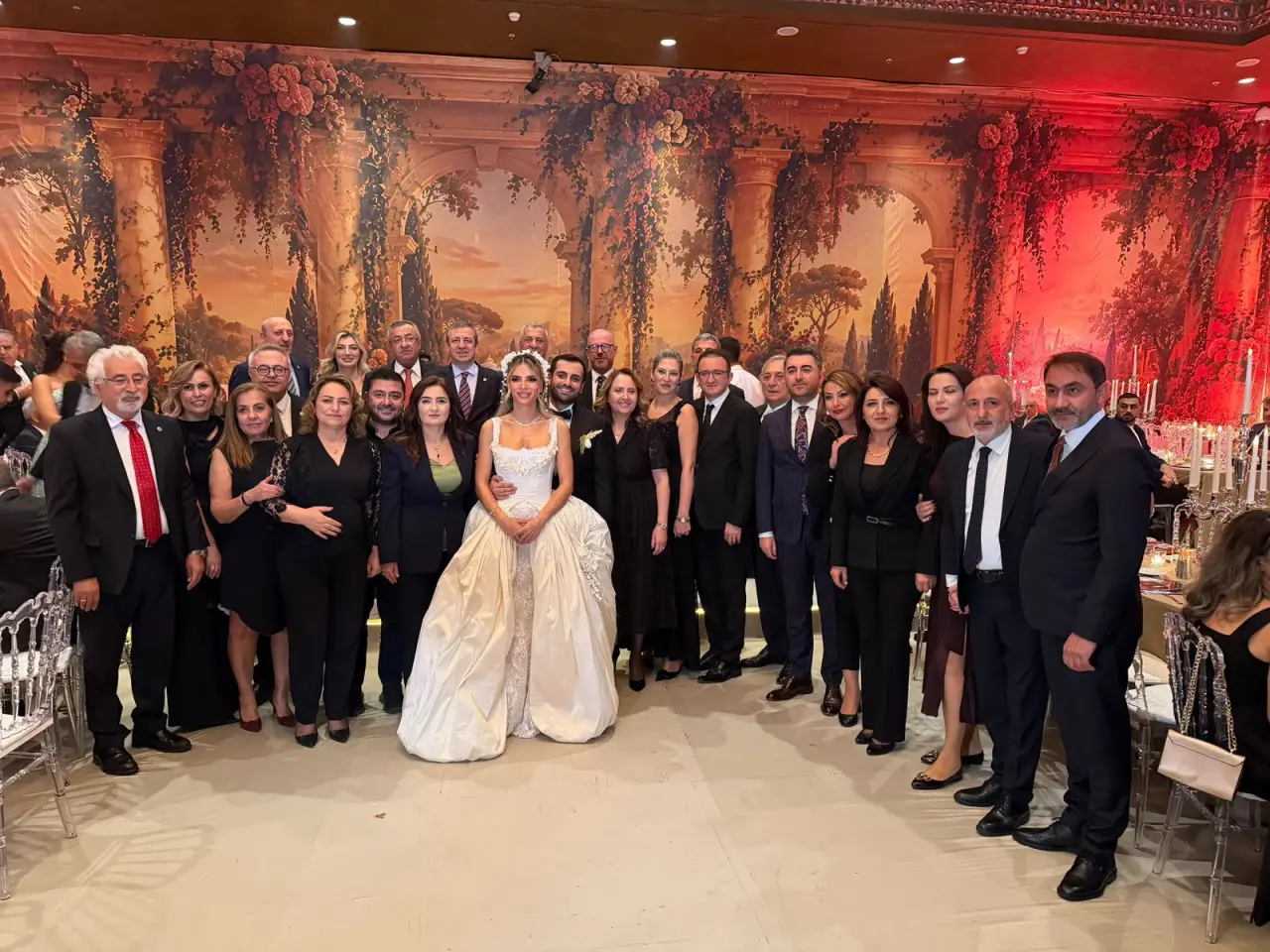 CHP Elazığ Milletvekili Gürsel Erol’un oğlu Erencan Erol ve Yaren Köseoğlu düğününden fotoğraflar 6