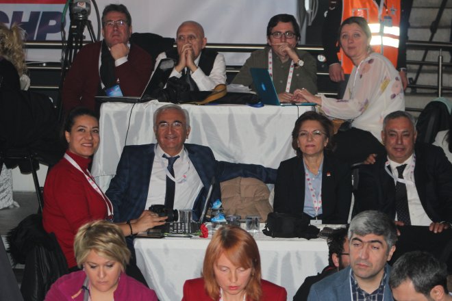 CHP KURULTAYINDAN KARELER 391