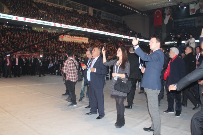 CHP KURULTAYINDAN KARELER 263