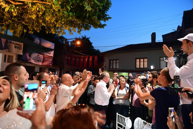 CHP'nin Cumhurbaşkanı Adayı Muharrem İnce, iftar yemeğinde 25