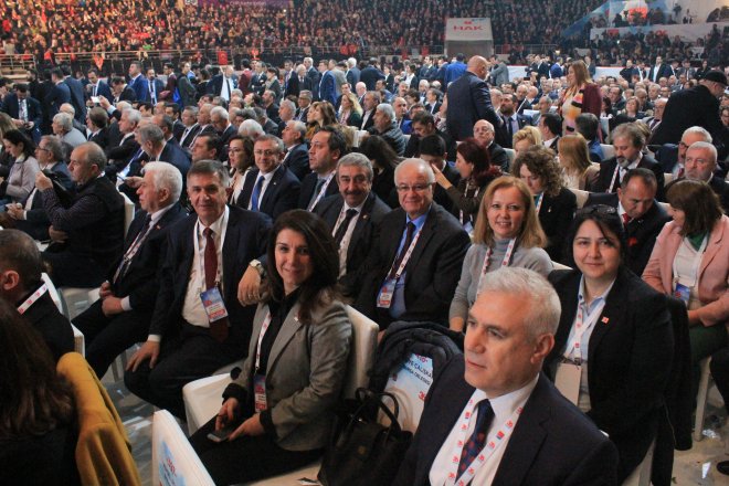 CHP KURULTAYINDAN KARELER 322