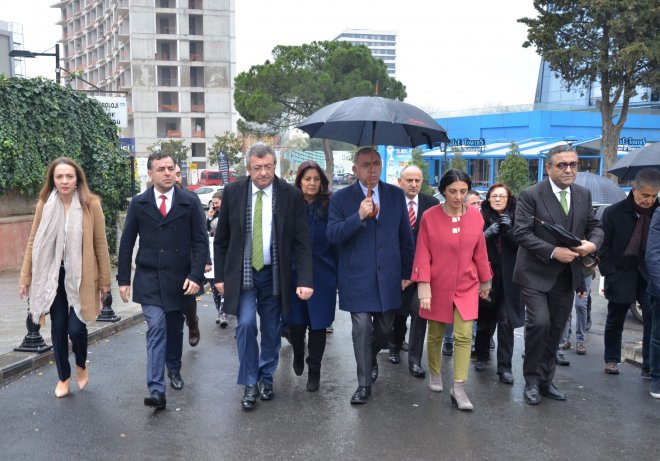 ENİS BERBEROĞLU'nun duruşmasından FOTOĞRAFLAR 1