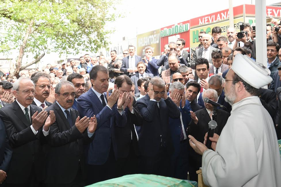Kılıçdaroğlu Abdullah Gül'ü Babasının Cenazesine Katıldı 6
