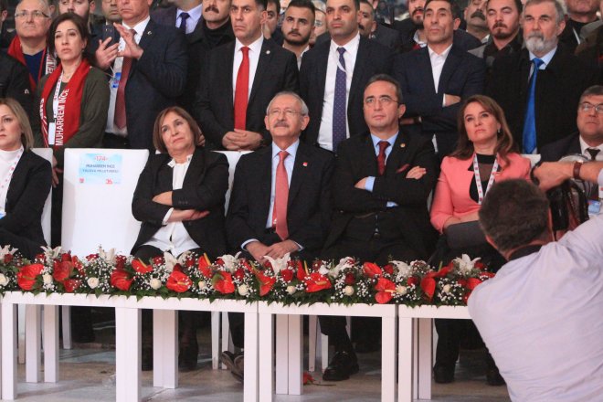 CHP KURULTAYINDAN KARELER 161