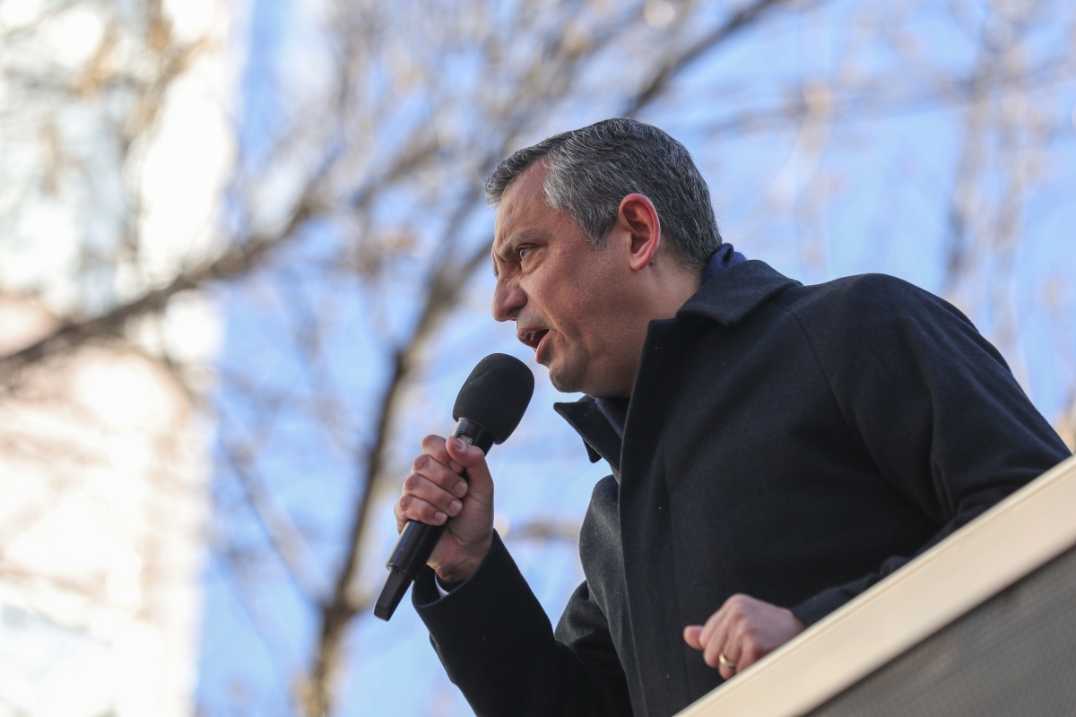 CHP Genel Başkanı Özgür Özel Kars İl Başkanlığının açılışını gerçekleştirdi 6