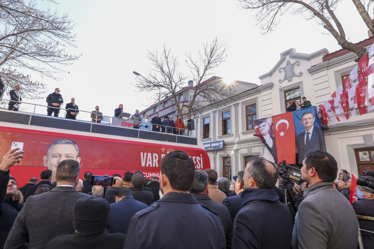 CHP Genel Başkanı Özgür Özel Kars İl Başkanlığının açılışını gerçekleştirdi 15