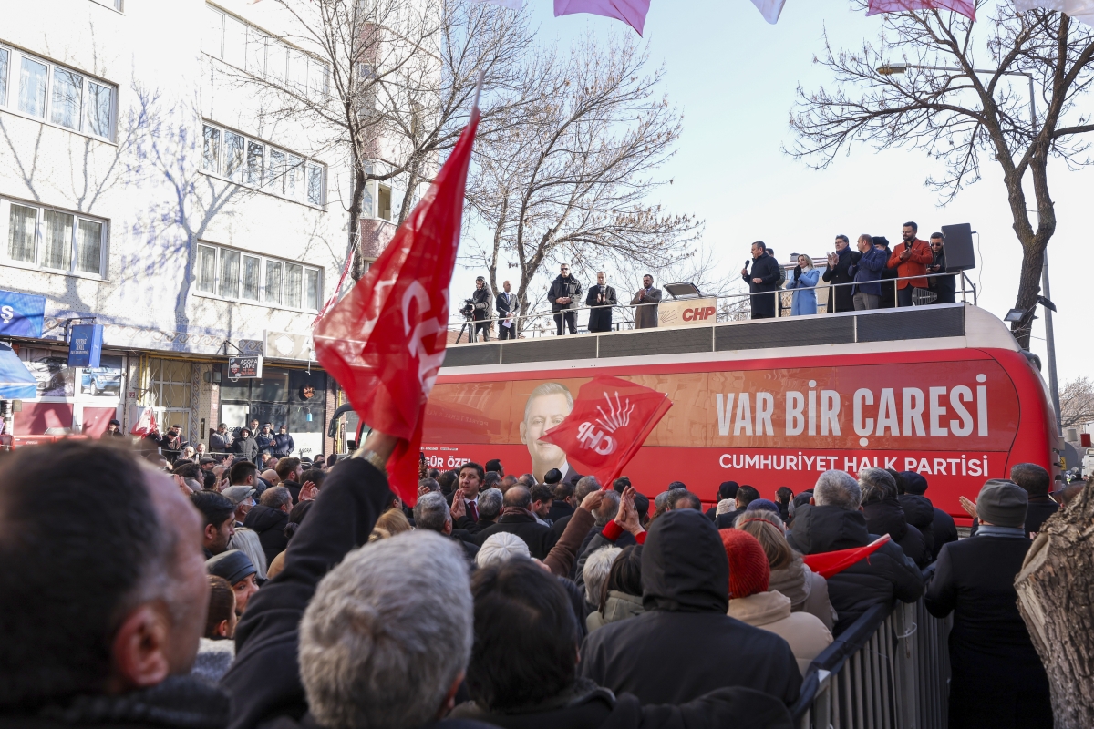 CHP Genel Başkanı Özgür Özel Kars İl Başkanlığının açılışını gerçekleştirdi 17