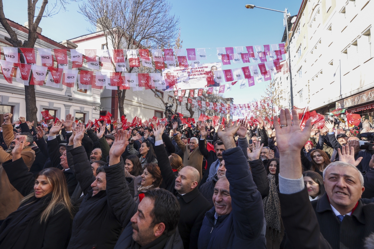 CHP Genel Başkanı Özgür Özel Kars İl Başkanlığının açılışını gerçekleştirdi 18