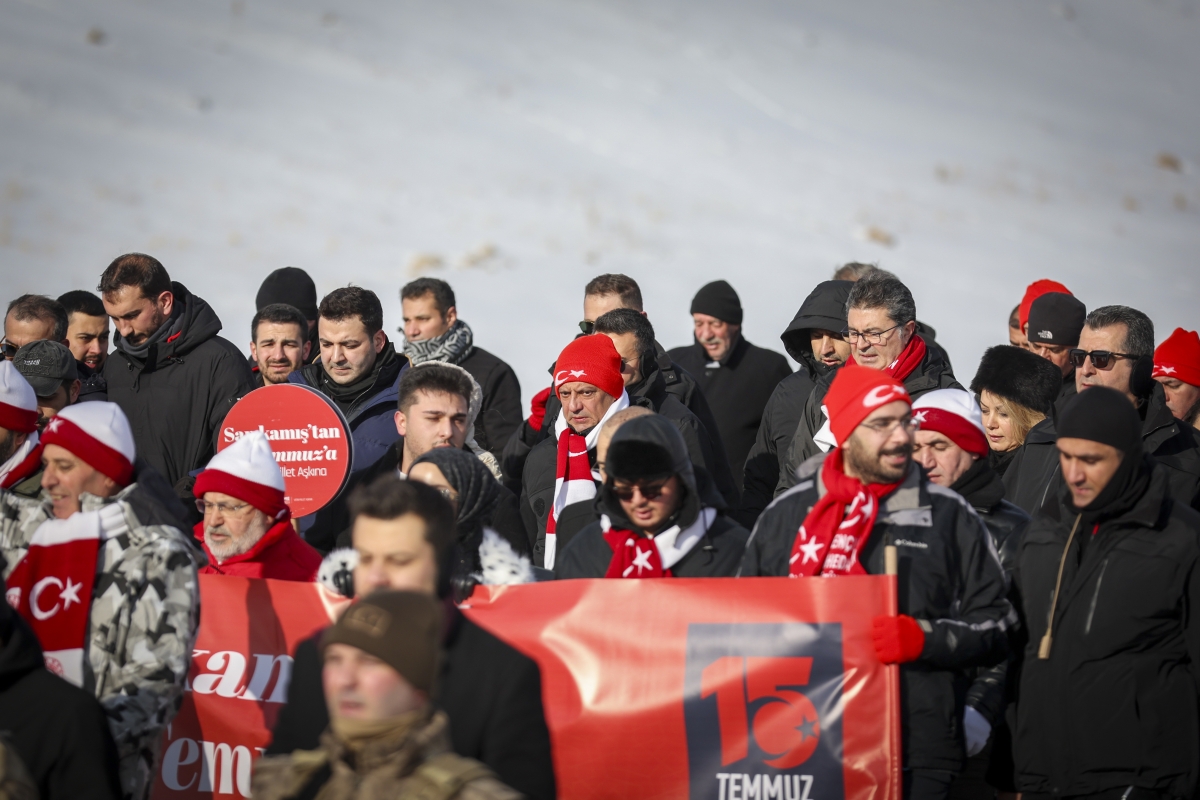 	CHP Genel Başkanı Özgür Özel, Sarıkamış harekatının 110.yıldönümü nedeniyle düzenlenen Sarıkamış Şehitleri Anma Yürüyüşü ve Anma Törenine katıldı 1
