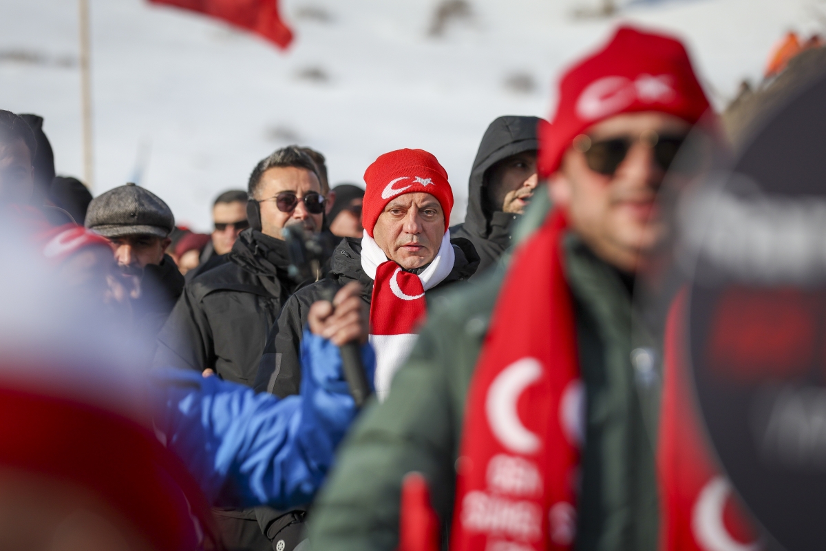 	CHP Genel Başkanı Özgür Özel, Sarıkamış harekatının 110.yıldönümü nedeniyle düzenlenen Sarıkamış Şehitleri Anma Yürüyüşü ve Anma Törenine katıldı 2