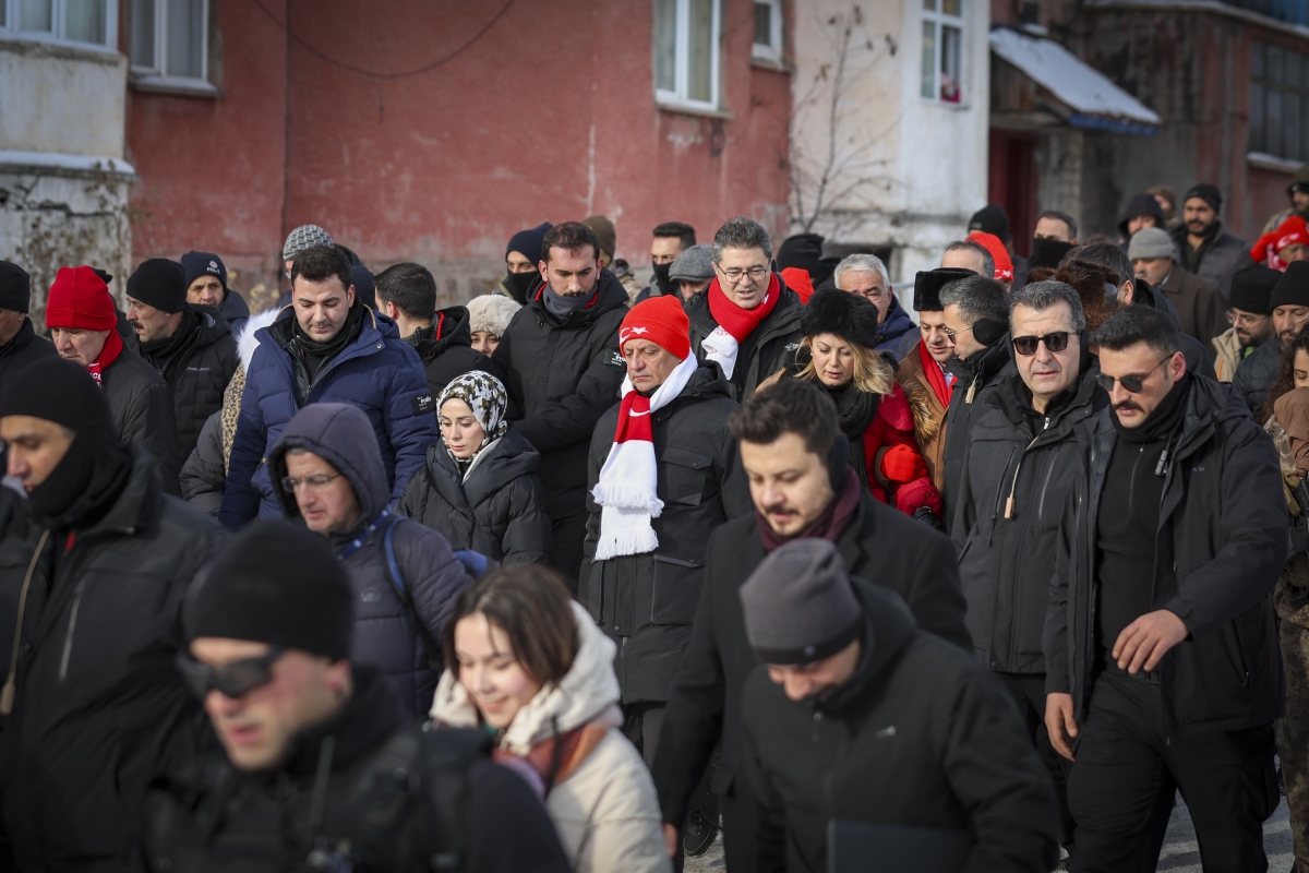 	CHP Genel Başkanı Özgür Özel, Sarıkamış harekatının 110.yıldönümü nedeniyle düzenlenen Sarıkamış Şehitleri Anma Yürüyüşü ve Anma Törenine katıldı 4