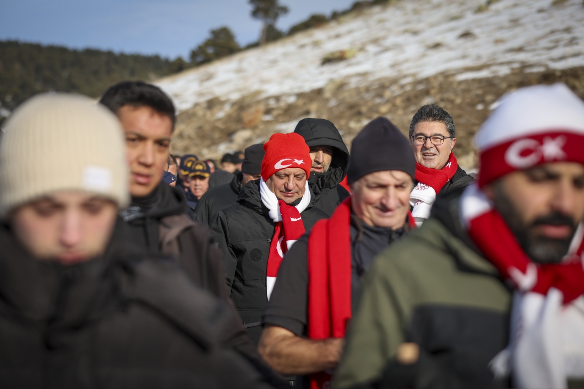 	CHP Genel Başkanı Özgür Özel, Sarıkamış harekatının 110.yıldönümü nedeniyle düzenlenen Sarıkamış Şehitleri Anma Yürüyüşü ve Anma Törenine katıldı 6