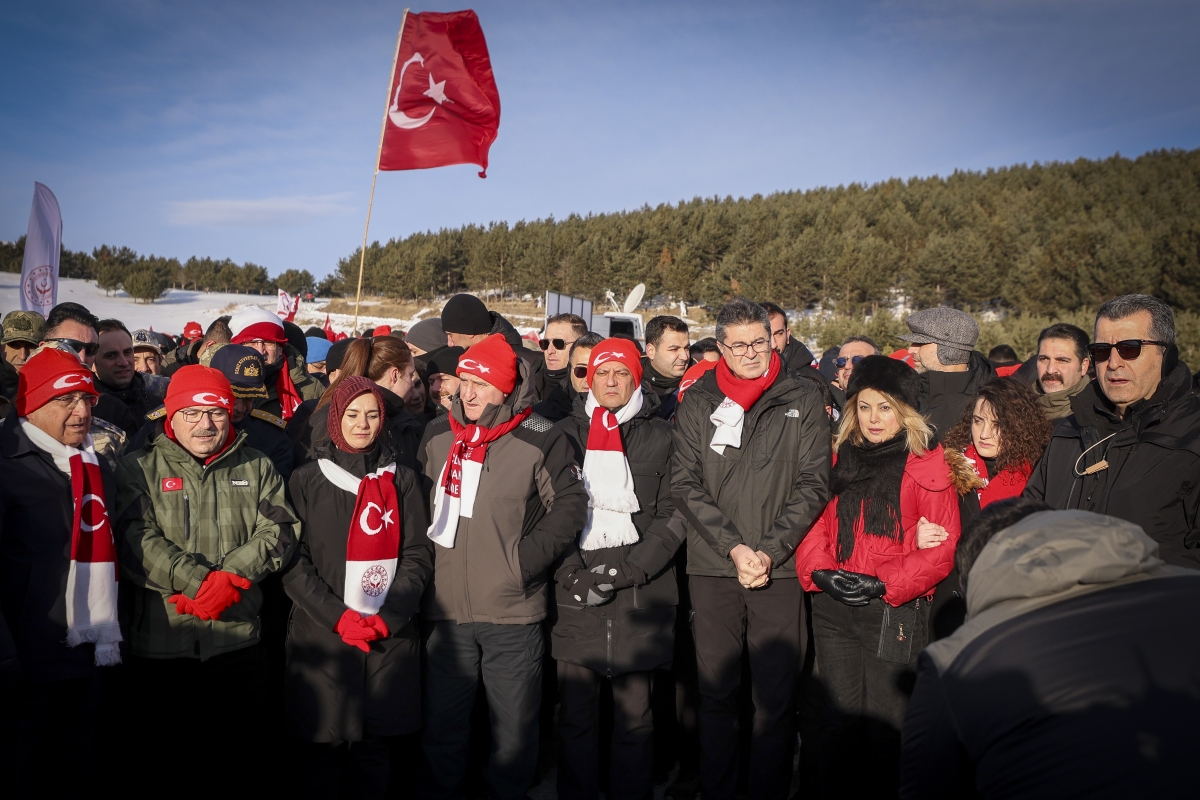 	CHP Genel Başkanı Özgür Özel, Sarıkamış harekatının 110.yıldönümü nedeniyle düzenlenen Sarıkamış Şehitleri Anma Yürüyüşü ve Anma Törenine katıldı 10